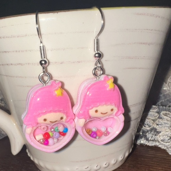 $3 ADORABLE EARRINGS. STAINLESS STEEL HOOKS. NEW $3 IF BUNDLED - Picture 4 of 16